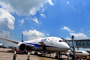 Cận cảnh Boeing 787 siêu hiện đại đến Hà Nội