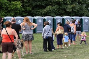 Phát sốt công nghệ mật báo có người trong... toilet