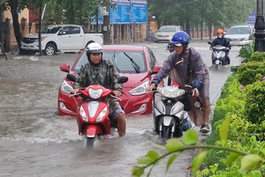 Miền Trung bước vào đợt mưa lớn, có nơi trên 200mm