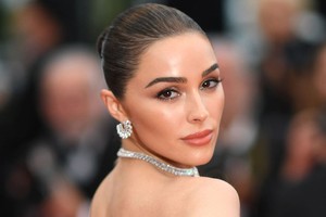 Sắp cưới cầu thủ Christian McCaffrey, hoa hậu Olivia Culpo vẫn đẹp sexy