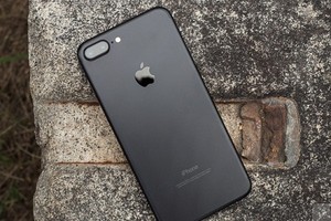 Có nên mua iPhone 7 lock lúc này?