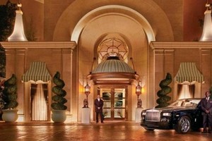 Khách sạn xa xỉ như lạc vào “xứ sở thần tiên” ở Las Vegas