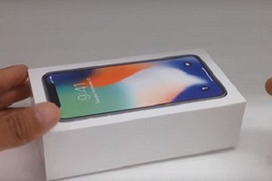 Đơn hàng iPhone X cao cấp bắt đầu được vận chuyển