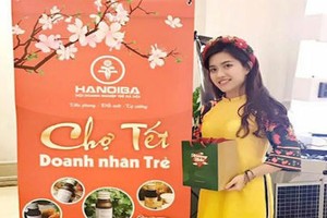 Bánh chưng giá khủng 600.000 đồng/cặp: Quà biếu sang chảnh