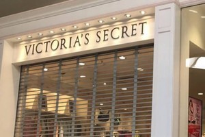 COVID-19 khiến Victoria's Secret điêu đứng thế nào...đóng 250 cửa hàng?