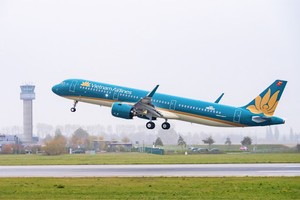 Hành khách bất ngờ châm lửa, máy bay Vietnam Airlines dừng cất cánh khẩn cấp