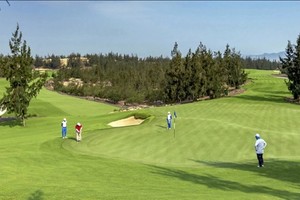 Bình Định giãn cách xã hội, giám đốc Sở Du lịch vẫn đi đánh golf