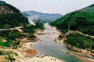 Dòng sông mang tên 'Rồng lớn' giữa núi rừng Trường Sơn