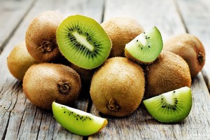 Sự thật đằng sau kiwi chỉ 20.000 đồng/kg bán đầy chợ