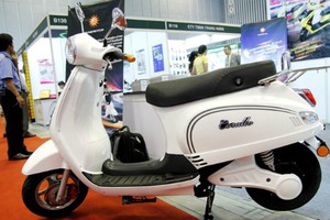 Xuất hiện xe điện giống hệt Vespa tại Việt Nam