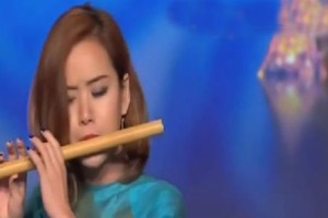 Cô gái Việt thổi sáo "gây bão" ở Asia's Got Talent