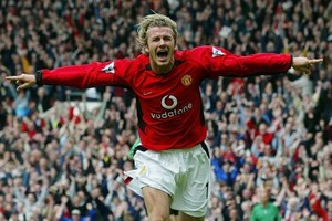 7 bàn thắng đẹp nhất của Beckham trong màu áo Man United