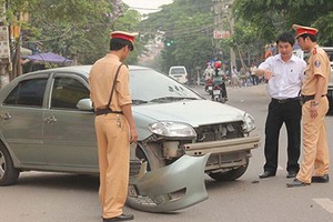 Ba bộ đồng tình... phạt xe không chính chủ!