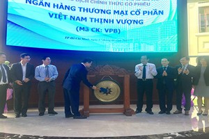 Áp đảo giao dịch, cổ phiếu "khủng" của VPBank vẫn giảm giá