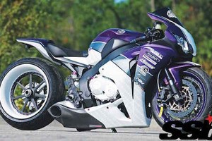 Dân chơi độ Honda CBR1000RR bánh lớn, treo khí cực chất