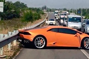 Siêu xe Lamborghini Huracan 13 tỷ tại Việt Nam gặp nạn