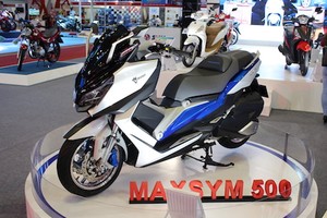 Có gì trên siêu xe tay ga Maxsym 500 của SYM tại VN