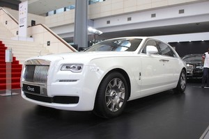 “Soi” Rolls-Royce Ghost Series II sắp lên giá 41 tỷ tại VN