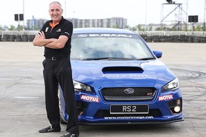 Stunter Russ Swift sắp “làm xiếc” với xe Subaru tại Hà Nội