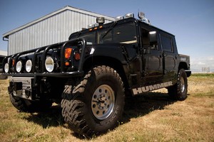 Siêu SUV Hummer H1 giá 7,3 tỷ của rapper huyền thoại