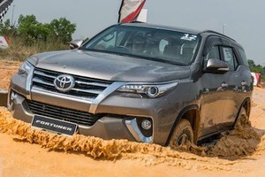 Toyota Fortuner 2016 sắp về Việt Nam có gì hay?