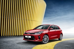 Kia Rio 2017 “bằng xương bằng thịt” trước ngày ra mắt