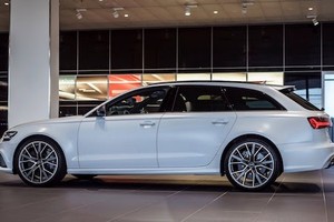 “Siêu xe gia đình” Audi RS6 Performance giá 2,91 tỷ