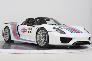 “Thuốc độc” Porsche 918 Spyder triệu đô độ tem đấu Martini