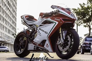 Siêu môtô MV Agusta F4 RC giá 1,35 tỷ tại Sài Gòn