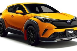 Toyota C-HR giá từ 500 triệu có bản độ chính hãng