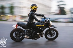 Nữ biker Sài Gòn “nài cứng” Ducati Scrambler Full Throttle