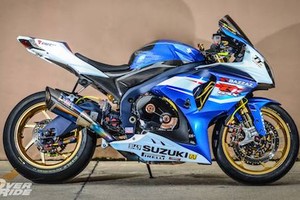 Siêu môtô Suzuki GSX-R1000 độ đồ chơi "siêu khủng"