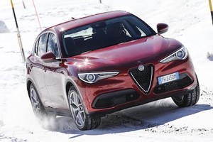 Cận cảnh crossover Alfa Romeo Stelvio “đấu" Mercedes GLC