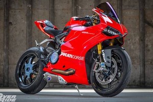 Siêu môtô Ducati 1199 Panigale S độ “full đồ chơi” khủng