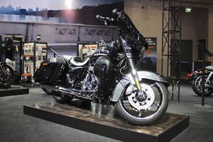 Harley-Davidson CVO Street Glide 2017 giá 1,86 tỷ tại VN