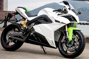 Siêu môtô chạy điện Energica Ego giá 526 triệu có gì?