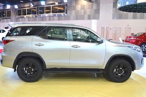 Toyota Fortuner bản thể thao TRD “siêu ngầu” giá 755 triệu