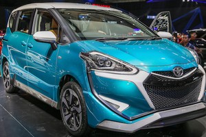 Toyota ra mắt ôtô siêu rẻ Sienta Ezzy “đấu” Suzuki Ertiga