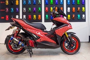 Yamaha NVX khoác áo Louis Vuitton "đỏ choé" tại Sài Gòn 