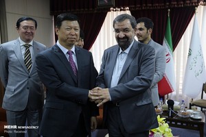 Iran “cầu viện” Trung Quốc để đối phó với Hải quân Anh