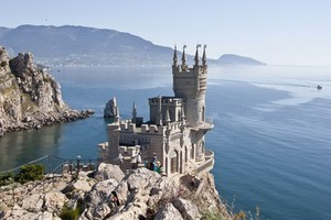 Chiêm ngưỡng lâu đài Tình yêu đẹp mê hồn ở Crimea