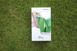 Loạt ảnh đập hộp điện thoại Oppo R7 Plus