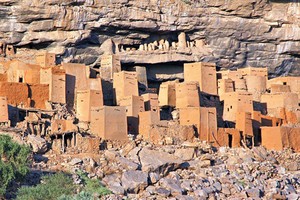 Kỳ quan khó tin trên vách đá Bandiagara của châu Phi 