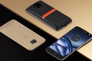 Điện thoại Moto Z và Z Force vừa ra mắt có gì lạ?