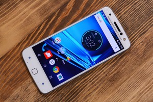 Trên tay điện thoại Moto Z - smartphone cao cấp mỏng nhất thế giới 