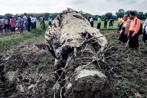 Kinh hoàng: 20 phút, hai chiến đấu cơ Myanmar rơi liên tiếp