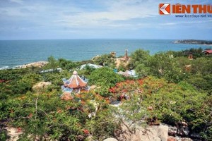 Loạt chùa cổ nằm trong hang, 'view' biển cực đẹp ở Việt Nam