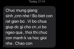 Dòng tin nhắn bố gửi con đêm Giáng sinh khiến cô gái đau lòng