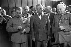 Ngay trước khi ném bom nguyên tử Nhật Bản, Truman nói gì với Stalin?