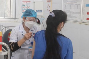 Ngày 12/11, Hà Nội thêm 165 ca Covid-19, riêng Ba Đình 39 ca